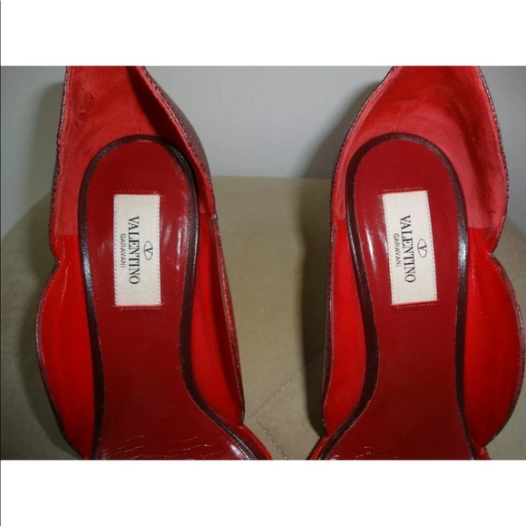VALENTINO GARAVANI Scalloped Red/Burgundy Pumps 39 - Picture 6 of 7
